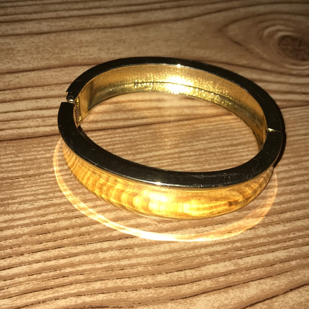 Gold bangle